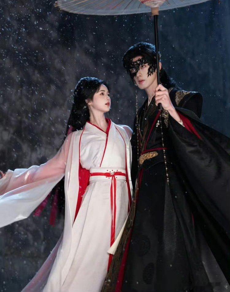 原来短剧的观众偷偷吃这么好 短剧选角简直神来之笔，男女主颜值能打，演技还超在线，