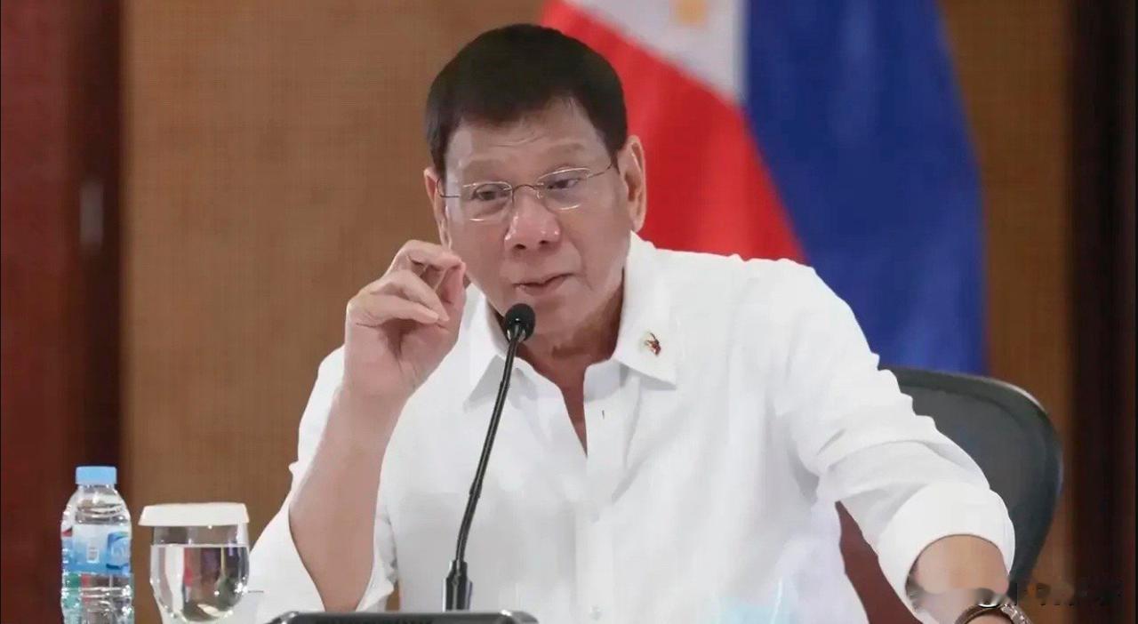 4月21日，早前亲华，亲菲律宾前总统杜特尔特的菲律宾媒体，《马尼拉时报》突然对中