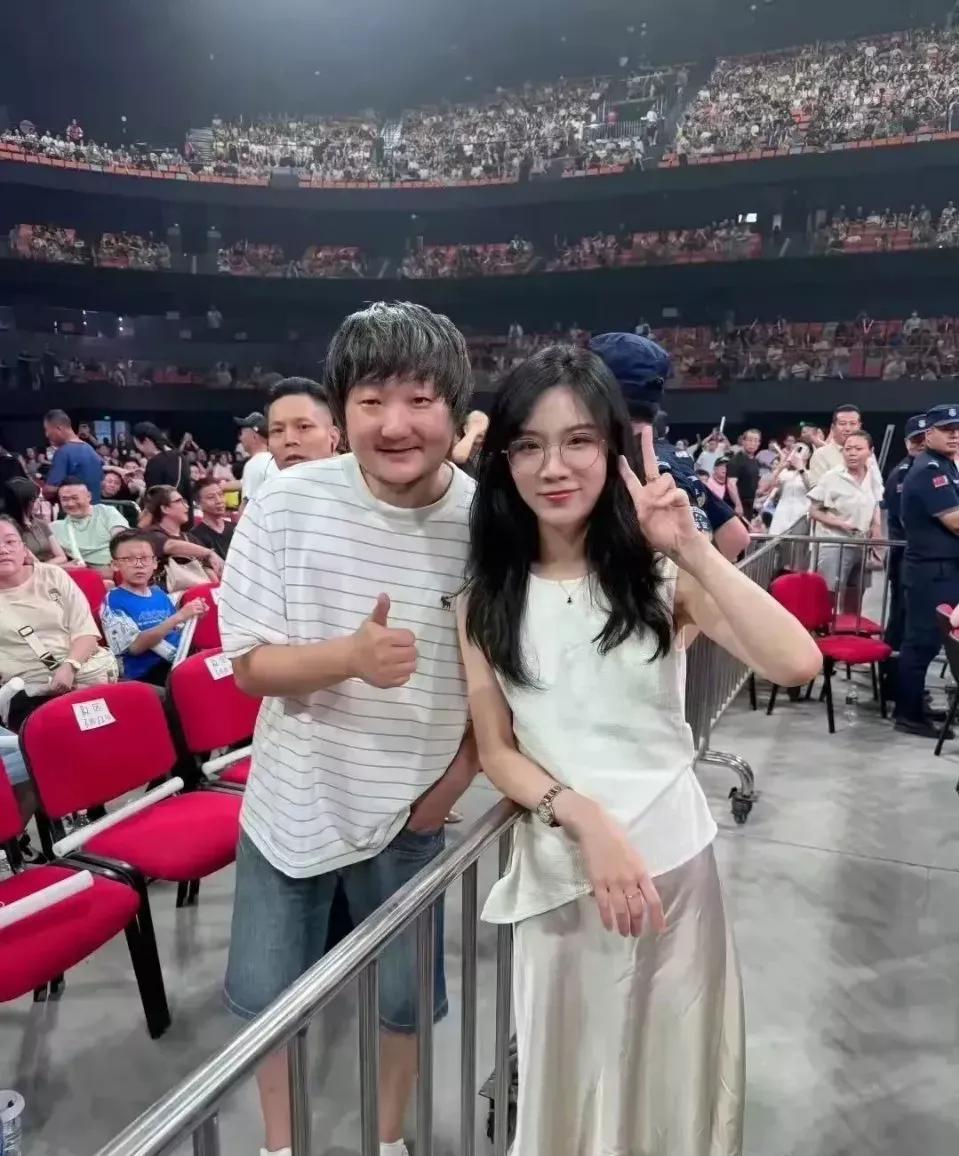 董洁，你当初咋看上他了？图啥呢这是？想不明白？
 
董洁曾经的感情选择一直让很多