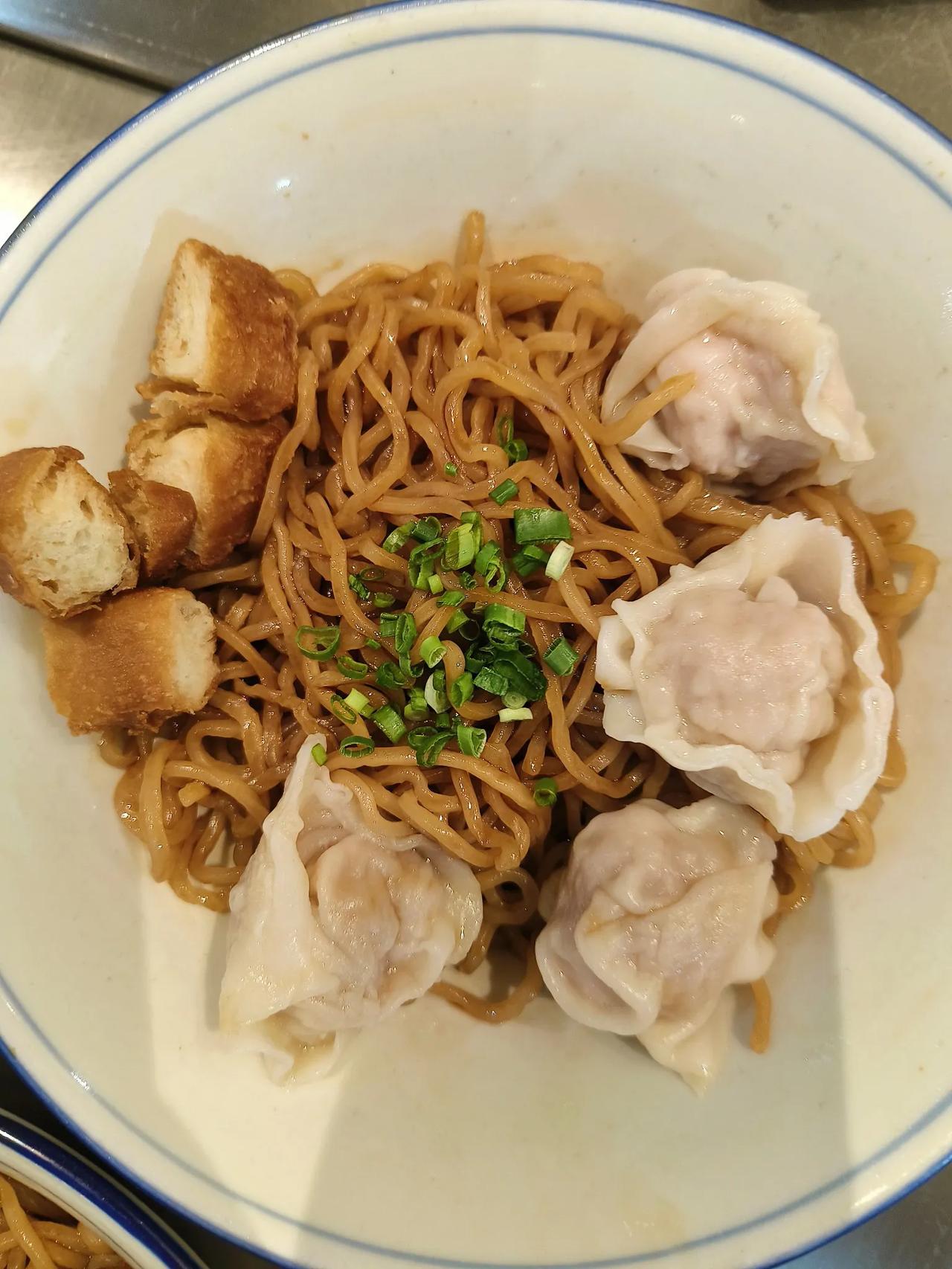 马来西亚-亚庇，物价还可以，海鲜和榴莲很便宜，大青蟹32人民币买了20只，早餐现