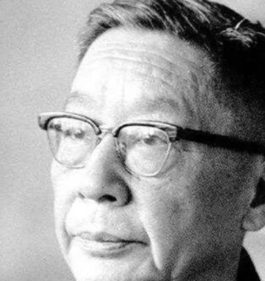 1966年8月24日，老舍投湖自尽于北京西城太平湖，在投湖自尽前，他特别舍不得自