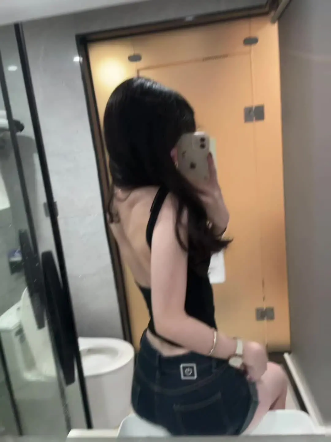 你不用记得太深刻 我还是那个扇你脸最疼 最做最有脾气的前女友