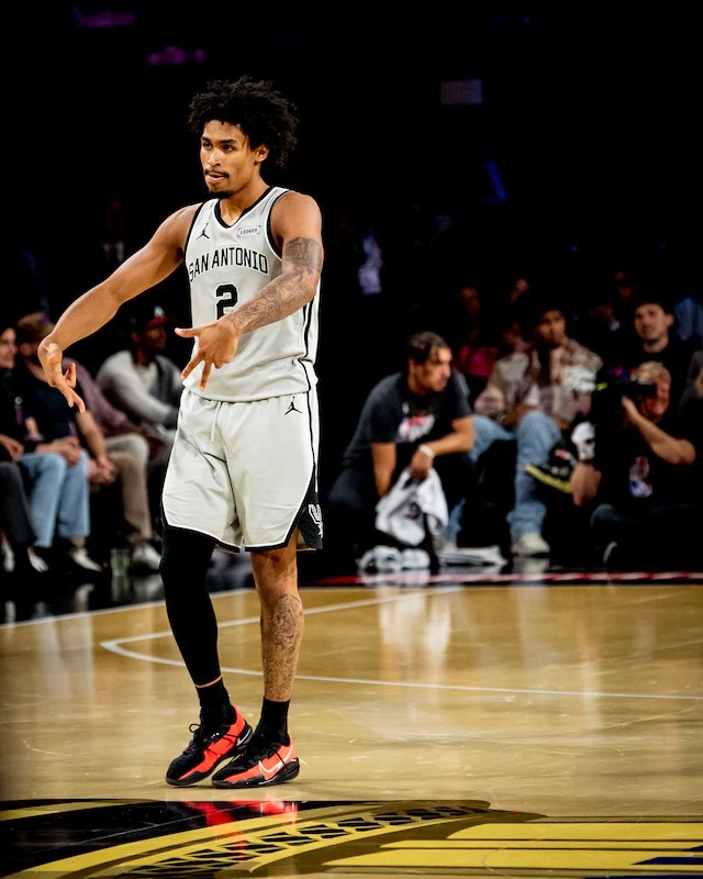 晚安马刺 季节轮换，总有新的故事值得期待。晚安刺蜜明天见晚安心语 ｜迪伦哈珀