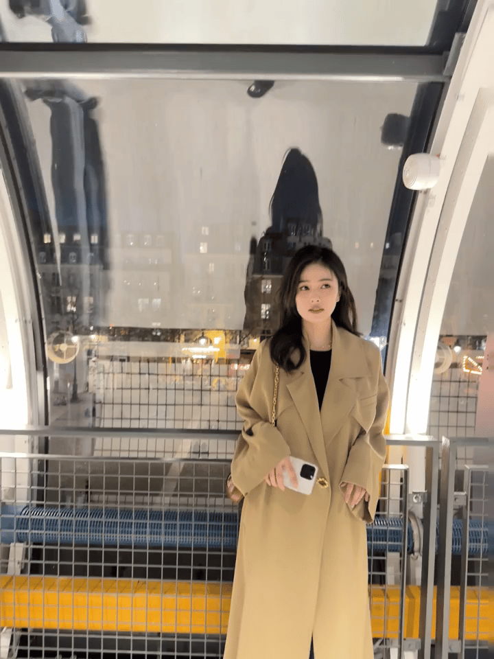 我刚“拍到”刚从海外归来的王韵娜