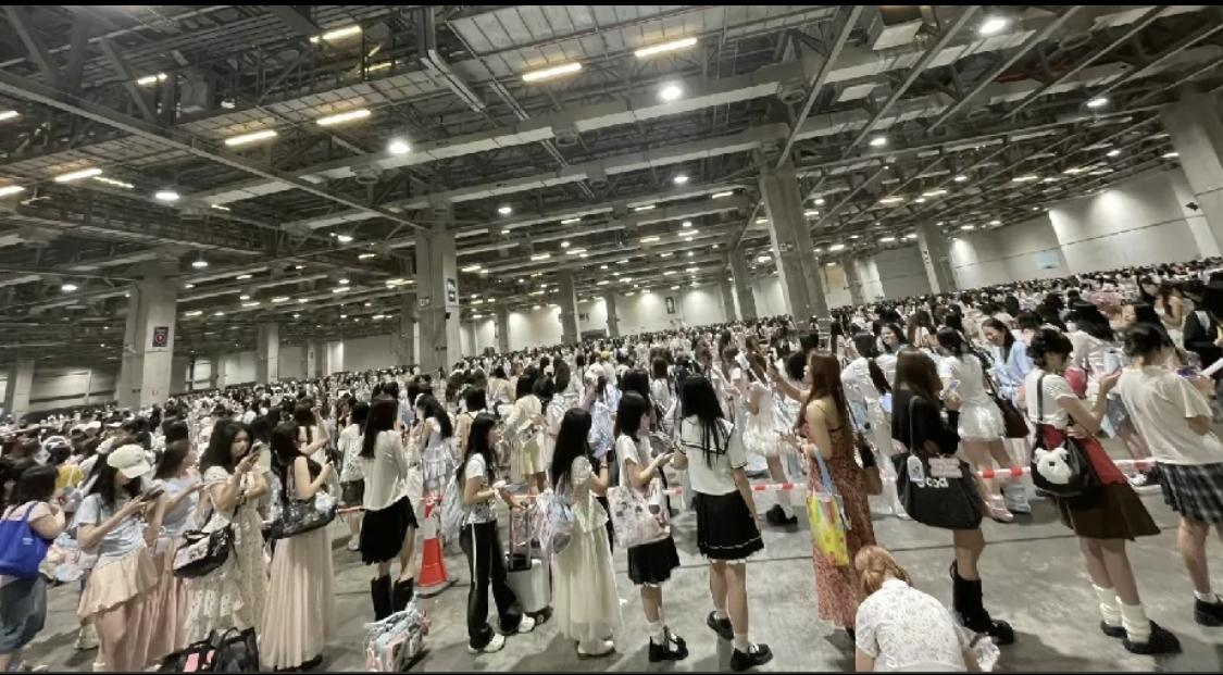 为啥现在追星的基本都是女生，很少见到男生了[思考]