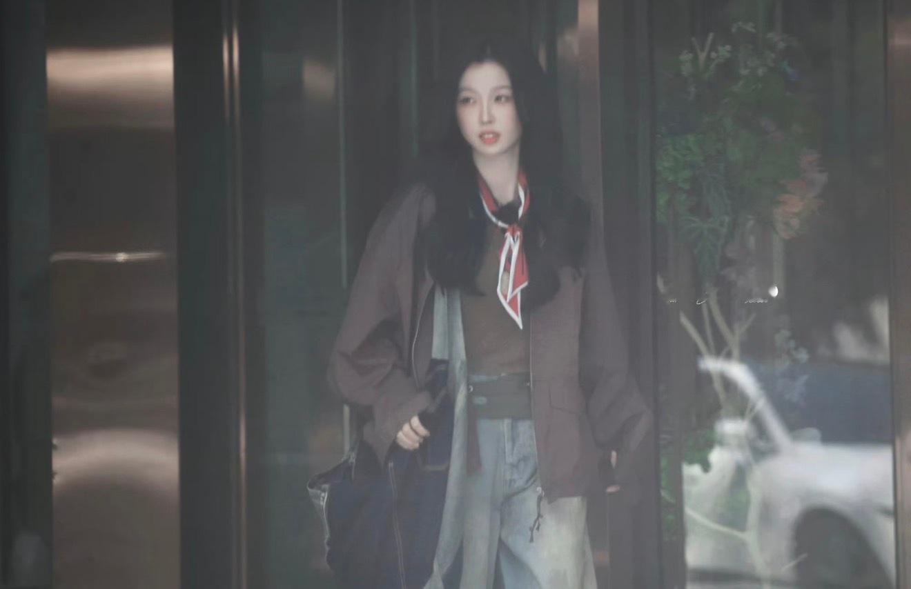 虞书欣出发录制种地吧路透来啦给灿如繁星做剧宣 
