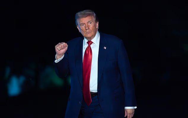 【美媒：特朗普要求多个中东国家签署协议，与以色列达成和平协议】

据美国媒体报道