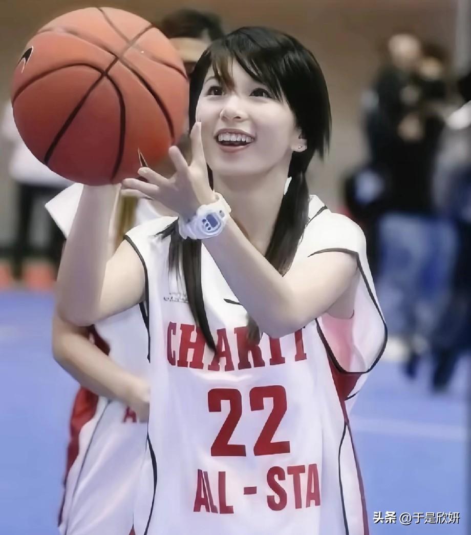 原来成长真的有模样，这么开朗活泼可爱的人，被情所伤成了现在的模型，谁不心疼。