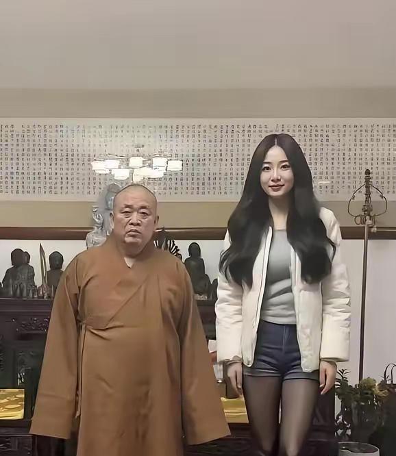 和释永信方丈，站在一起的，是谁，又认识的吗？