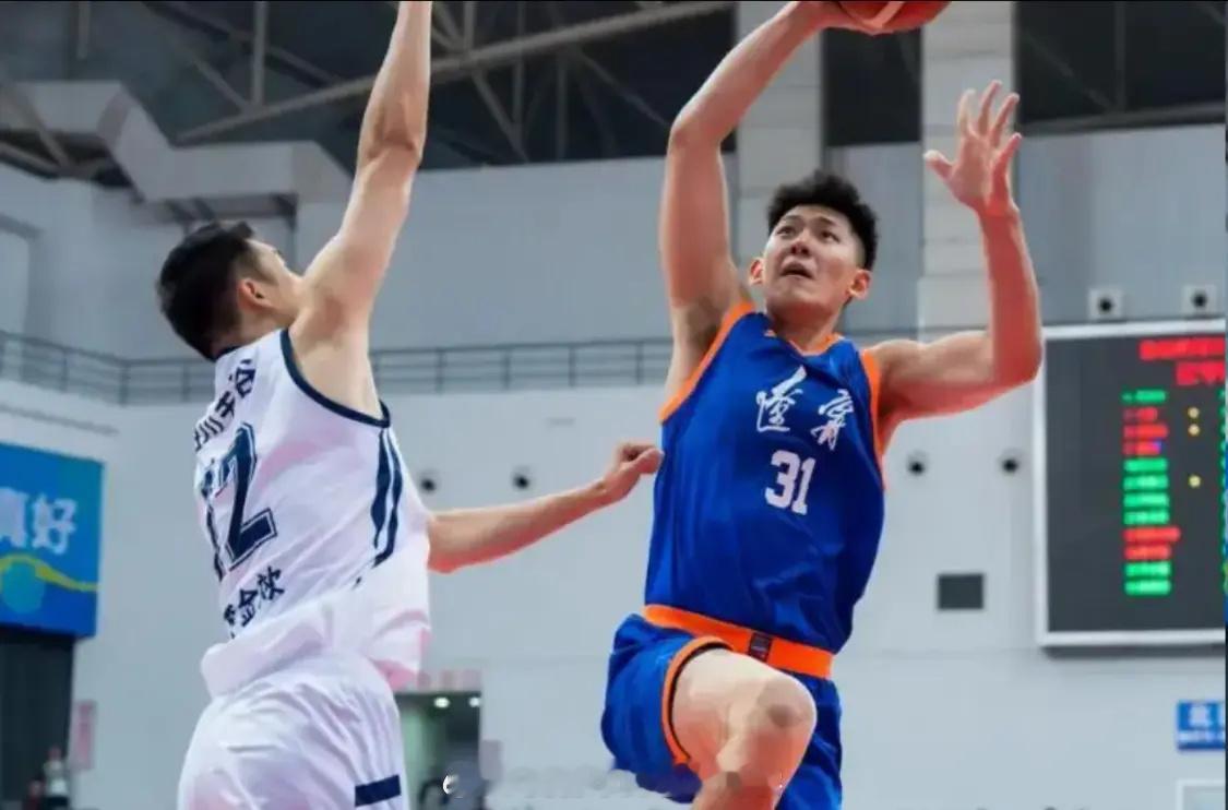 韩德君接班人？3战7分7板！球迷：吹了一个夏天，结果不如张明池今年夏天，辽宁男篮
