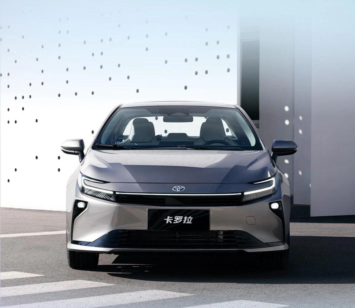 卡罗拉陪伴我度过年末，带来温暖与安全感，记录美好旅程，体现可靠与陪伴。年底的快乐