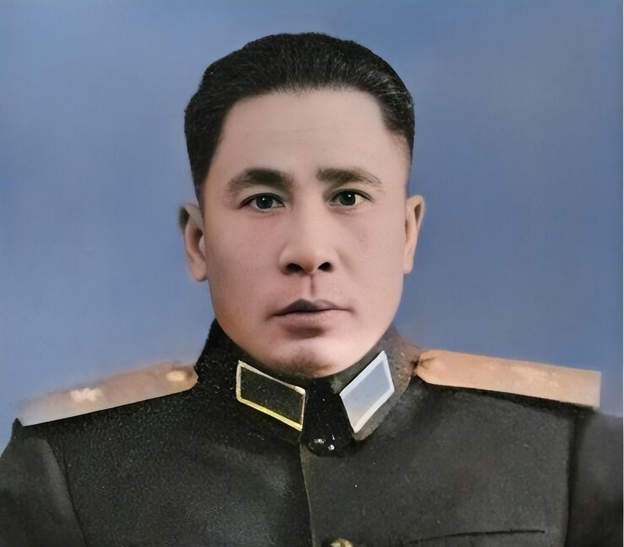 1957年，一少将钓鱼时意外去世，因死因太过蹊跷，部队首长便让专案组展开调查，专