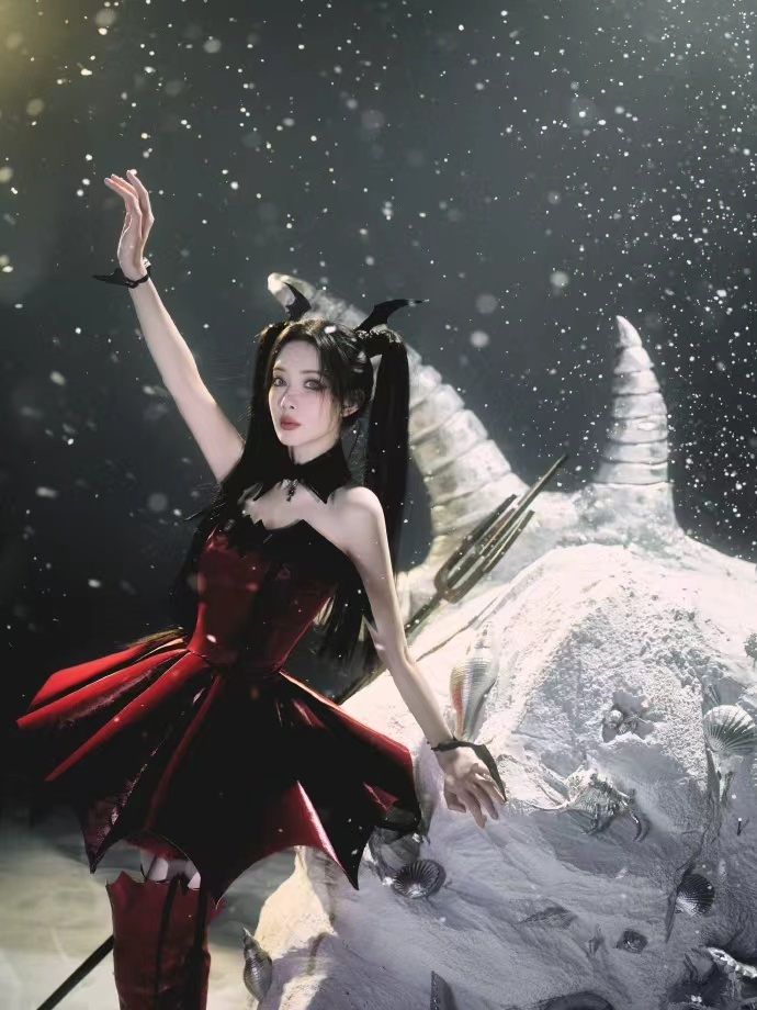 孟子义待播剧生日物料王亚飞化的孟子义生日妆  王亚飞化的孟子义生日妆，孟子义待播