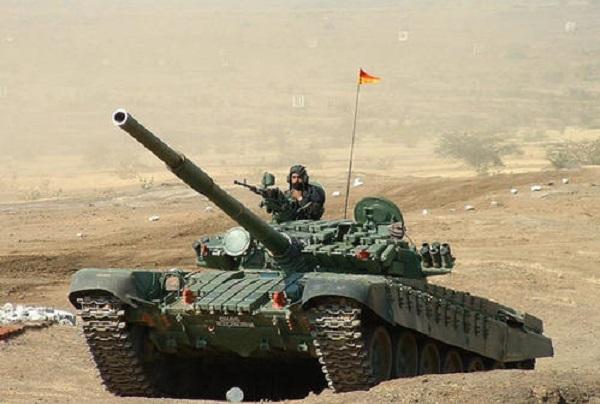 #王洪光：别小瞧印军高原战力# 印军主力坦克是T72M1和T90S，前者配备V4