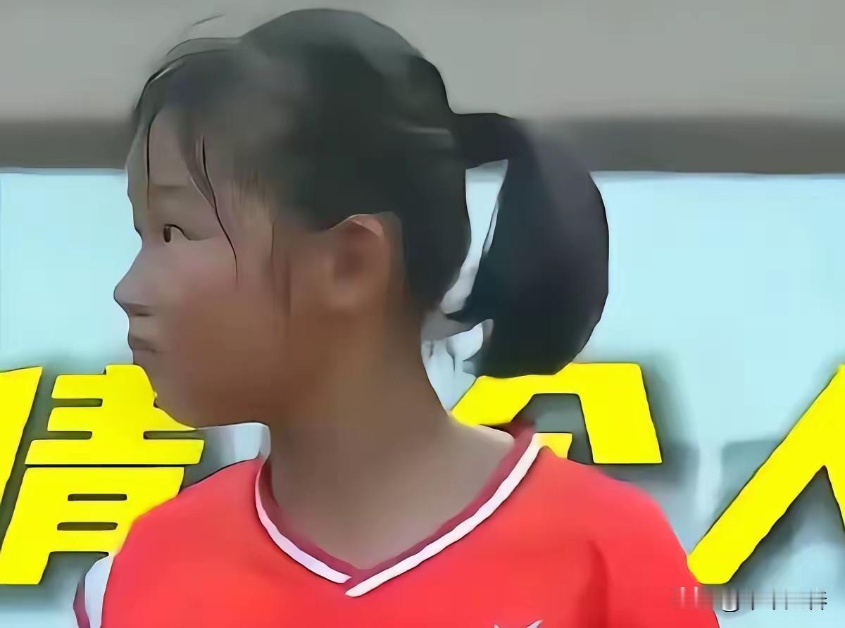 12岁长沙女孩张苗倩，欧洲赛事，七场零封。全队唯一女中卫。海外球探围着她转。你没