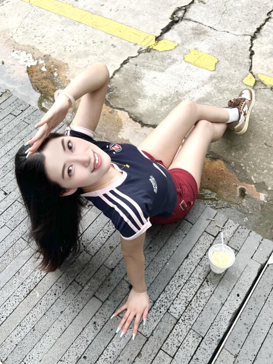 露齿笑起来好甜！！！