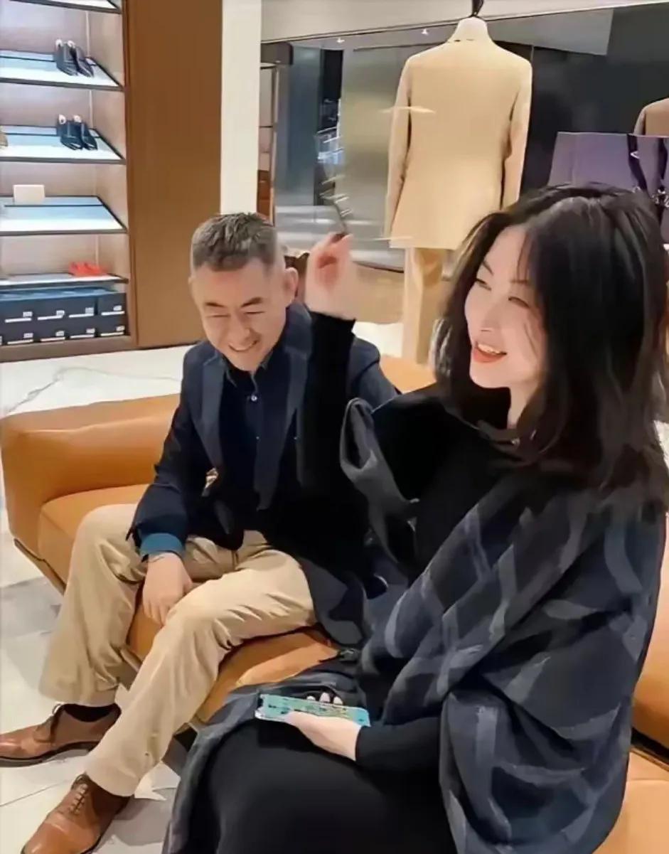 朱珠的爸爸，是新大陆冰淇淋的创始人，说起这个公司，大家可能不熟悉，但是它旗下的冰
