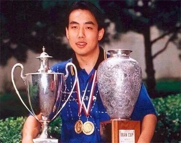 不得不说，老天真是太厚爱他们几个了吧！

我发现，中国历届的奥运男乒冠军中，个个