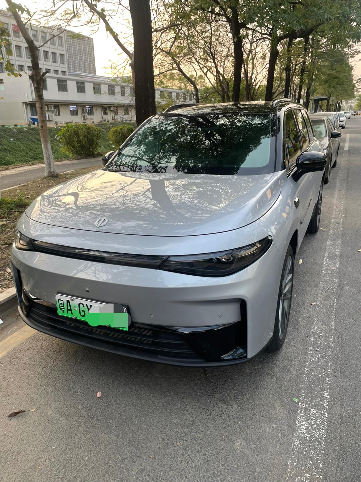 实际上，这个话题可谓是经久不衰，每个人都建议都不一样。很多人建议的方向是是否有充