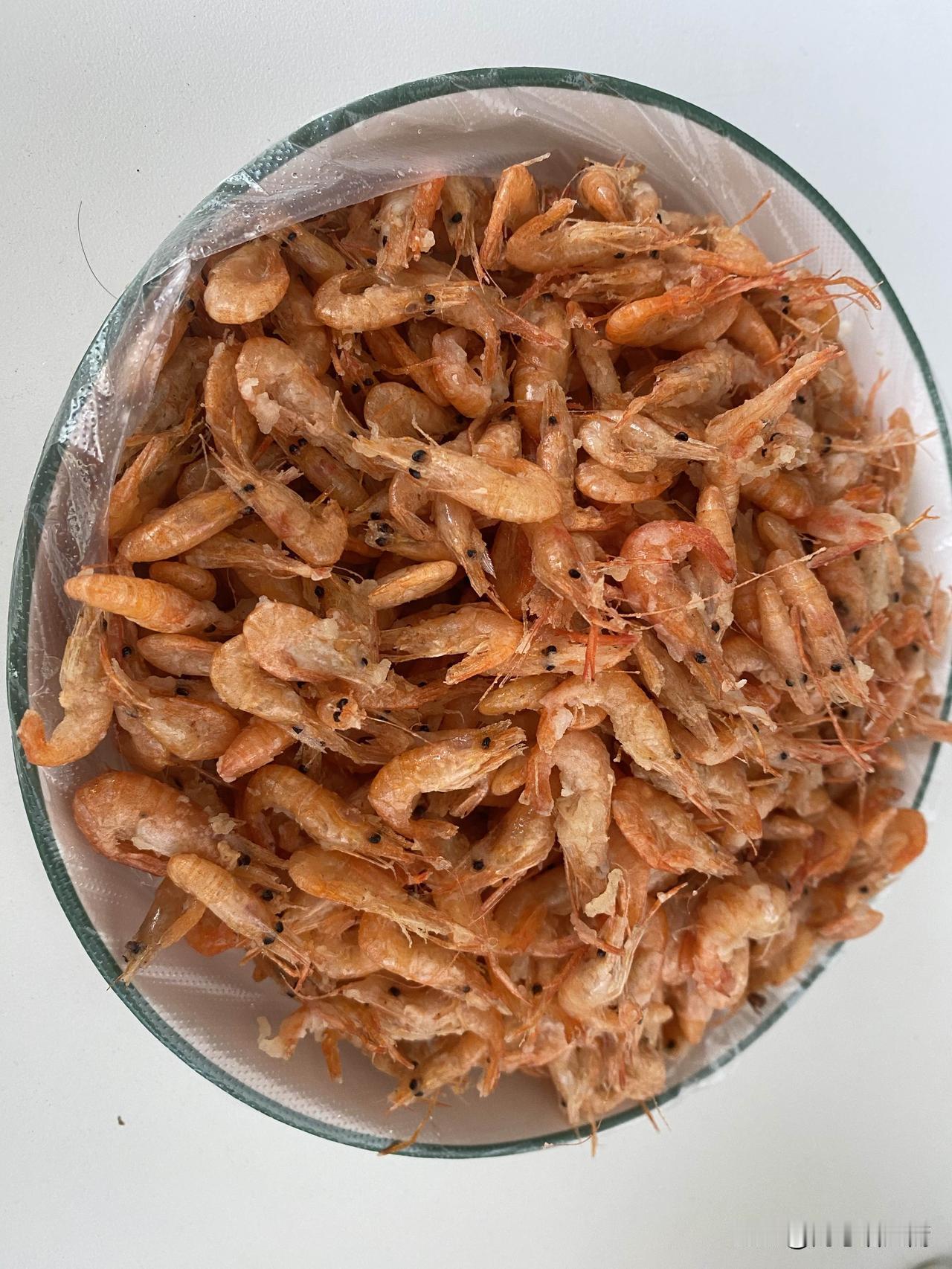 晒图笔记大赛来一盘油炸焦脆的野生小河虾，那味道真叫一个鲜啊！