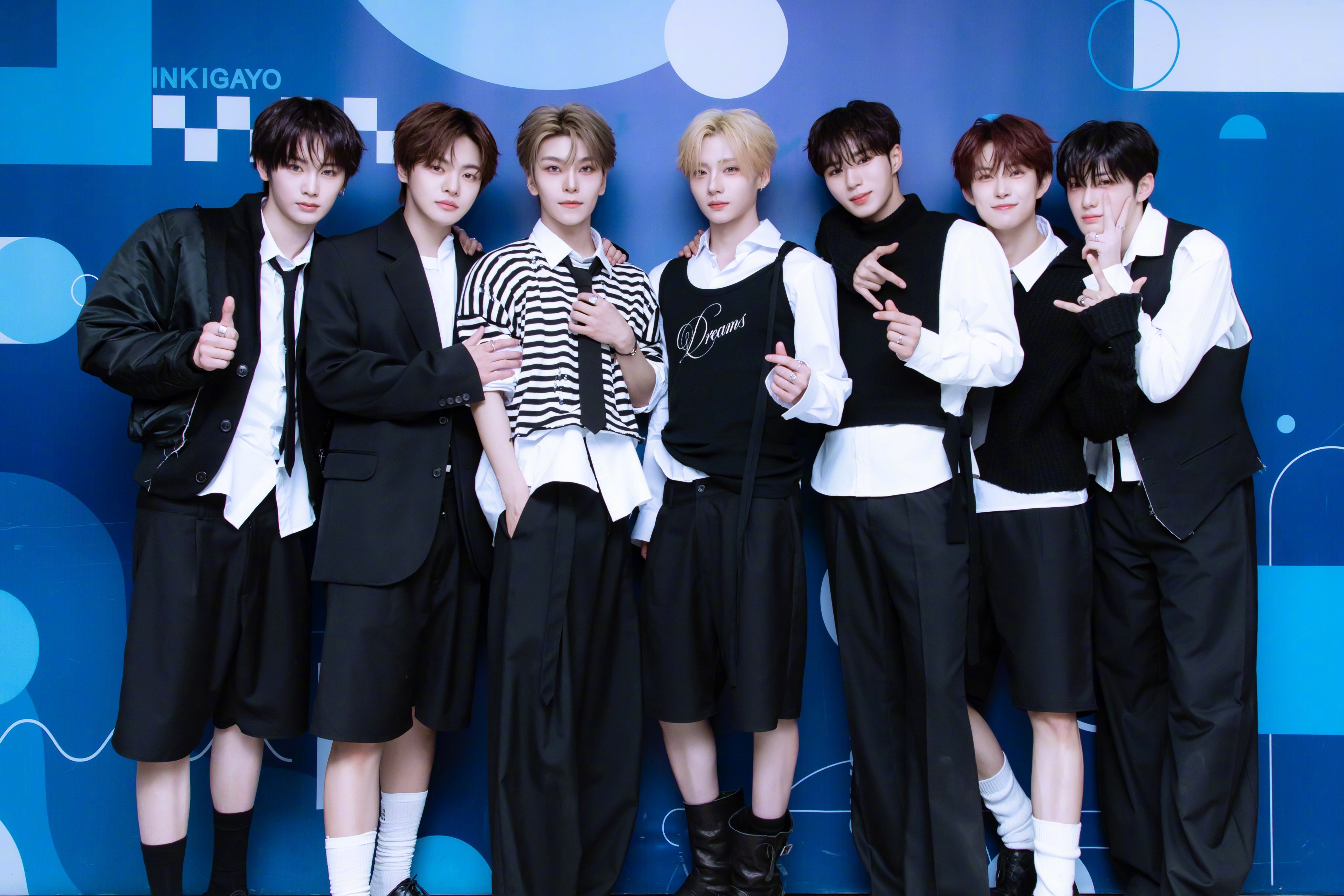 【Twi】今日份SBS"人气歌谣"部分艺人舞台装，期待稍后的精彩舞台！idlek