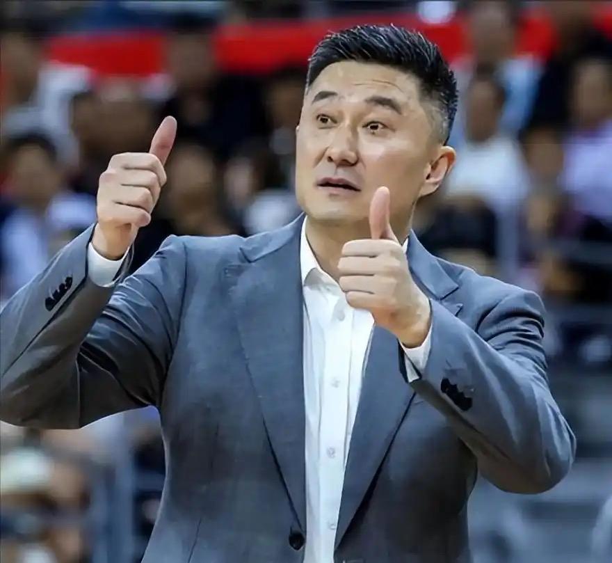 “沪粤大战”杜锋用张皓嘉顶替陈家政进入大名单，也许只有出其不意方能出奇制胜。
