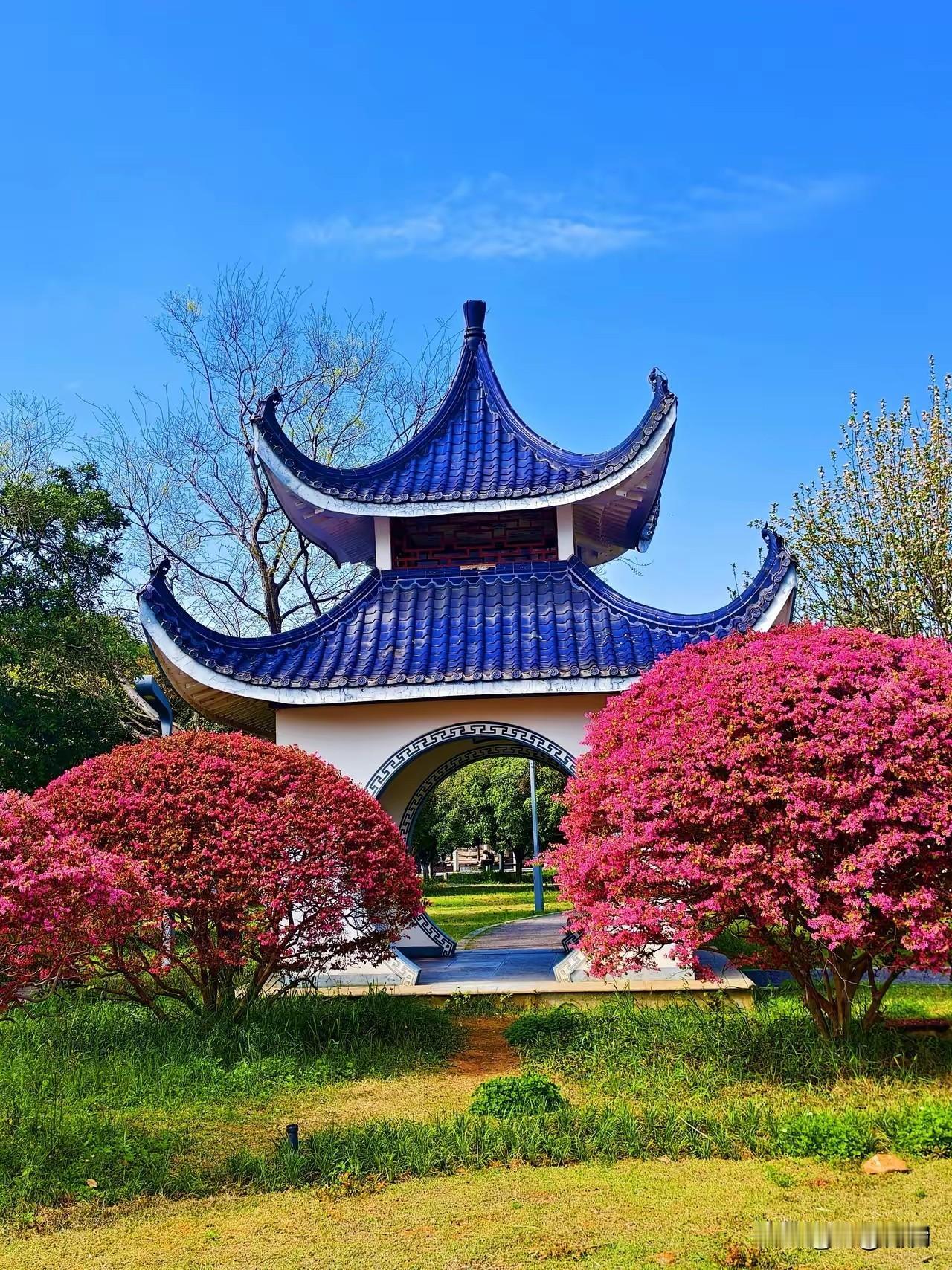 少与人纠缠，多亲近自然
 
1. 人际纠缠，本质是消耗
人与人之间的矛盾、攀比、