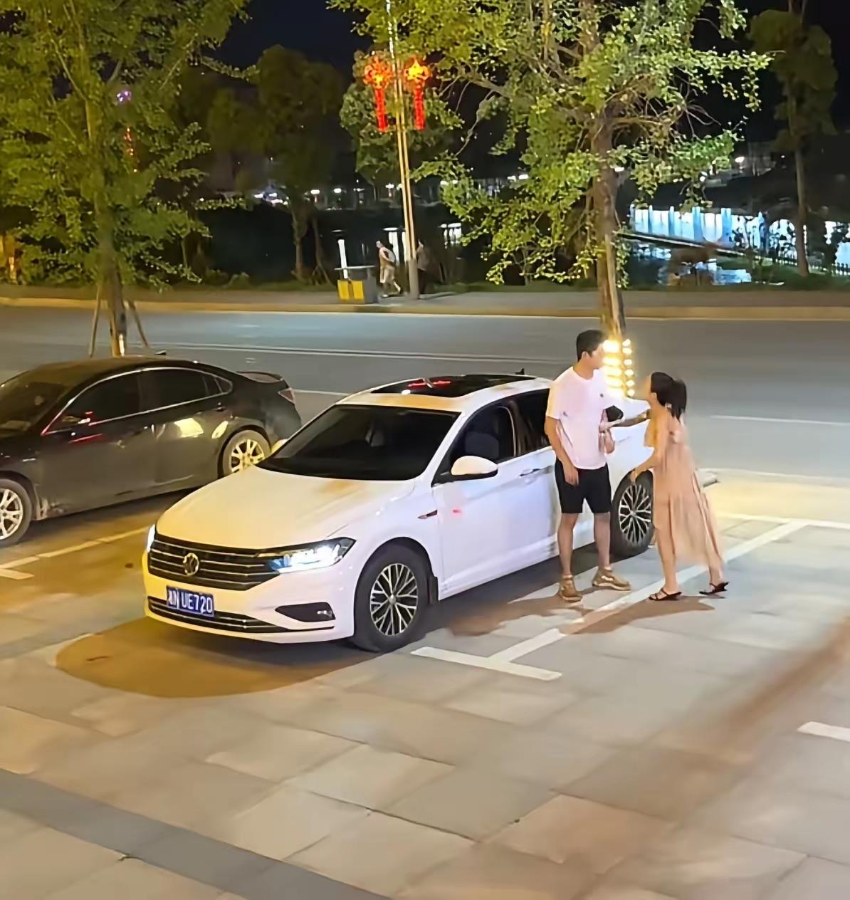 够复杂滴？
快回家看看吧！你生的我生的和咱俩生的打起来了，咋：俩外资的还敢和咱合