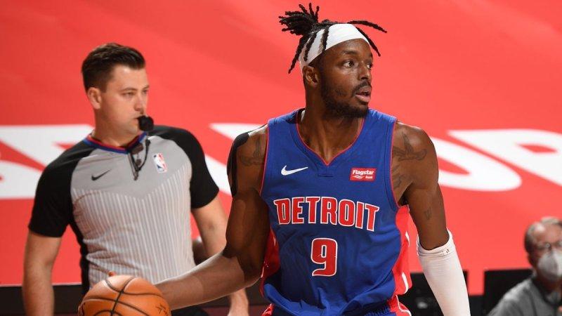 #NBA睿闻#六边形战士！杰拉米-格兰特全场24分9篮板6助攻2抢断4盖帽，场均