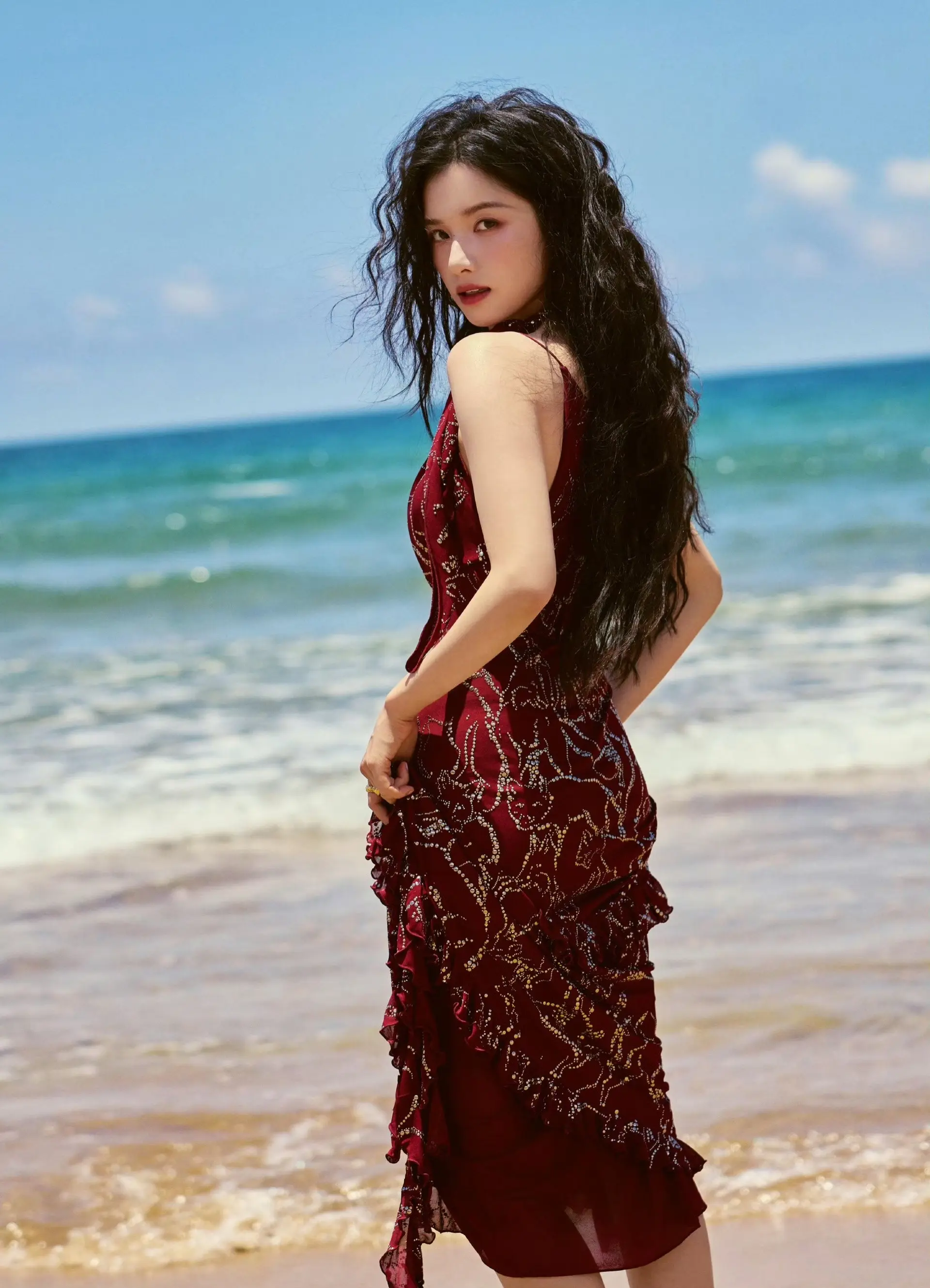 张婧仪。