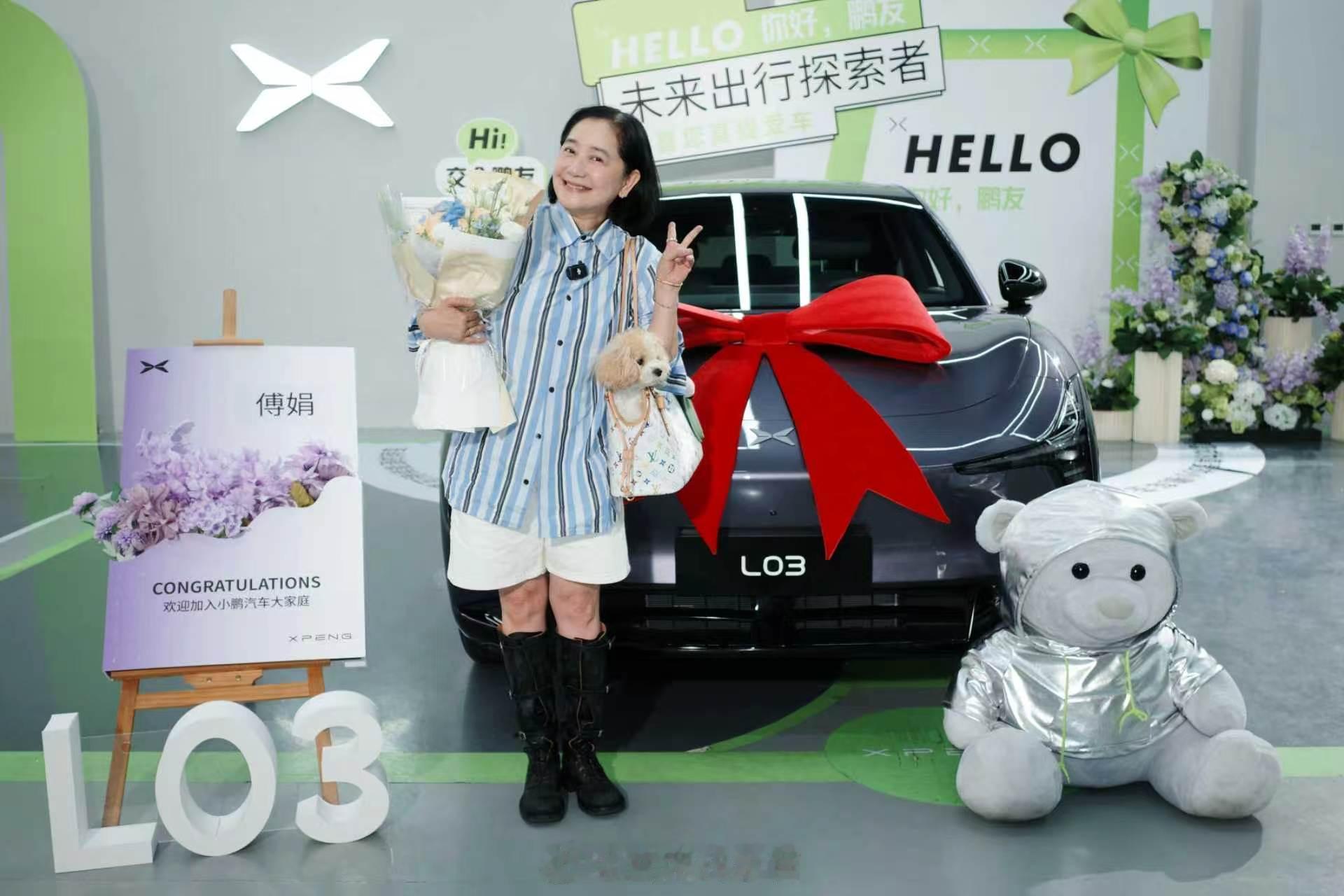 欧阳娜娜妈妈提车也要等1个多月 因为欧阳娜娜代言关注，因为娜娜的种草而下订，等了