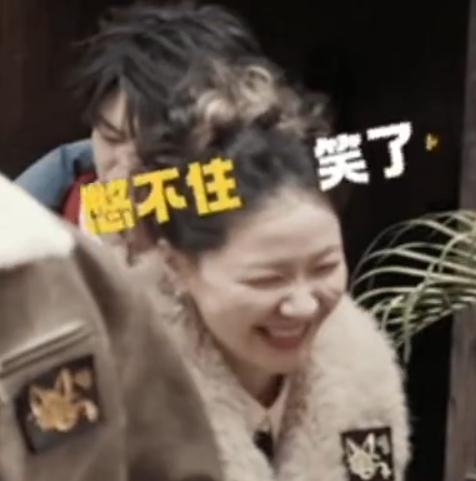 金靖调侃陈赫签了6季合同金靖也太敢说，刷魅力值没拿到第一的委屈，全靠调侃陈赫释放