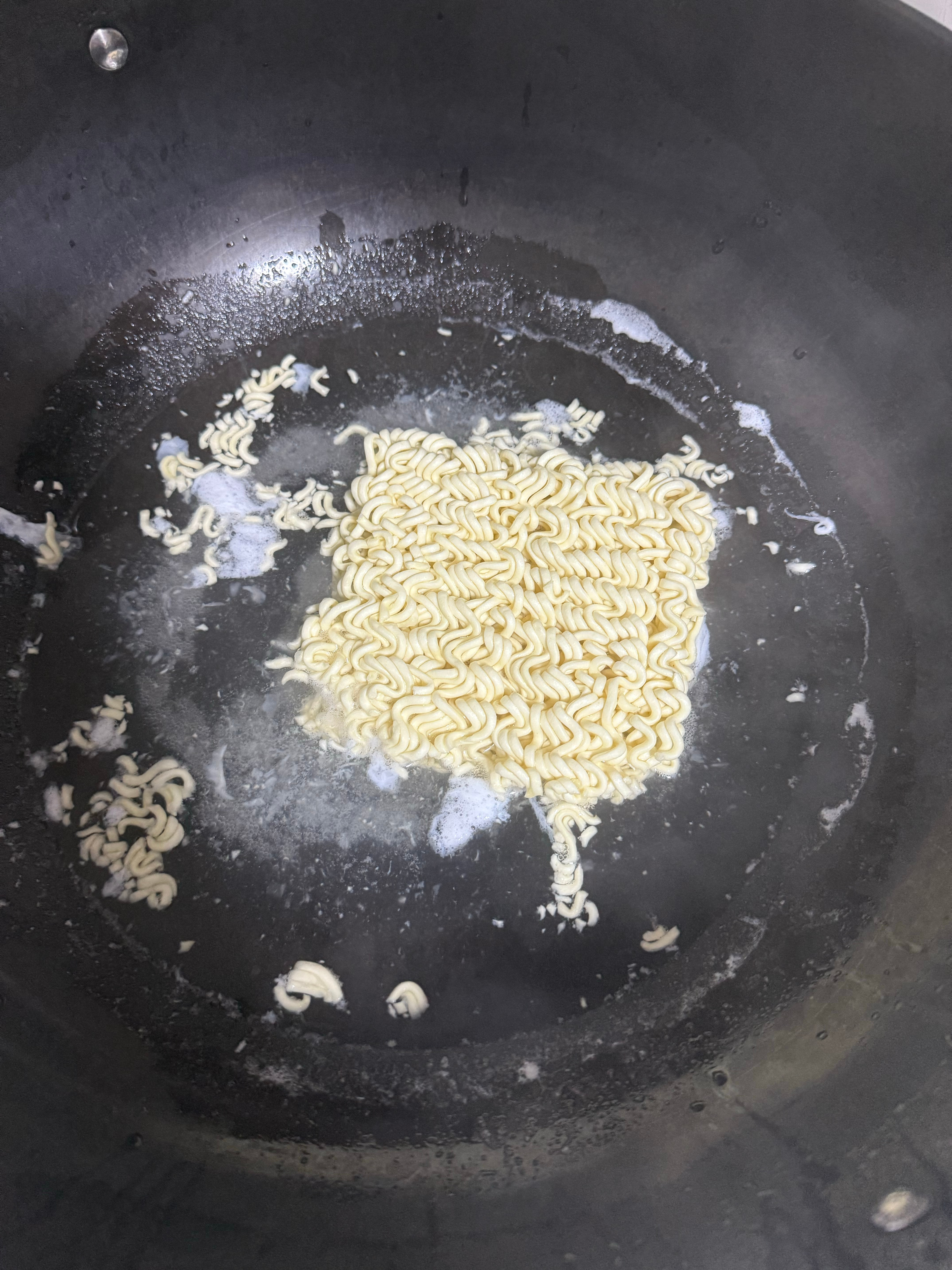 煮火鸡面吃，感冒了以毒攻毒