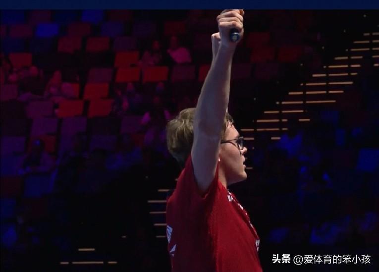 乒乓世界杯的赛场上，在国乒多位球员，比如孙颖莎，王曼昱，王艺迪拿到比赛晋级名额，