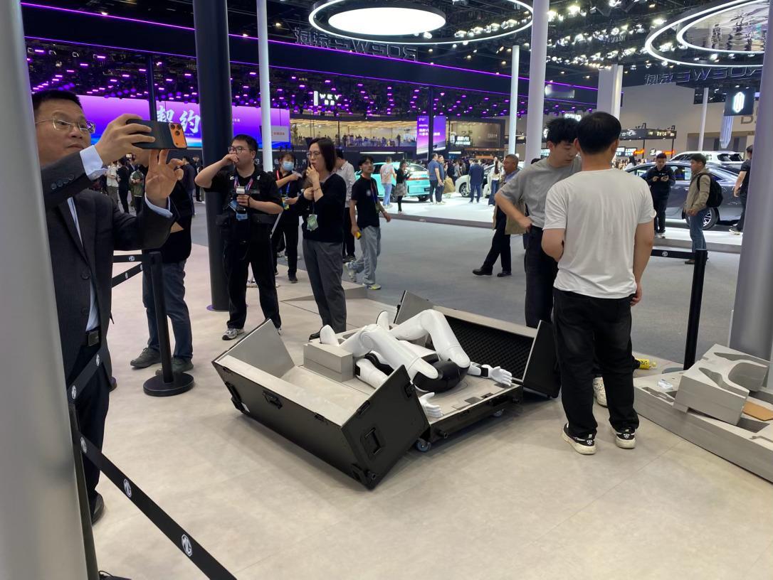 原来机器人是这样装的