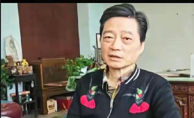 致敬心中有良知、敢说真话的良心主持人

在纷繁复杂的舆论环境里，总有一束清醒又正