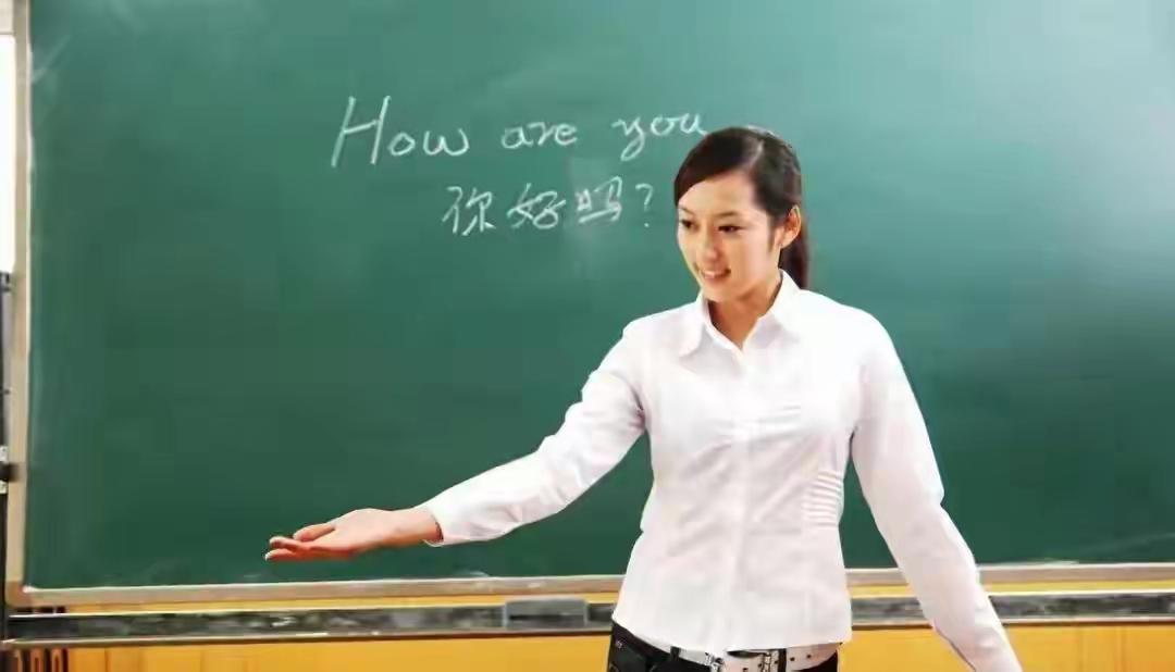 此前教师因工作易遭误解、教育惩戒无保障等问题变得谨小慎微，朋友圈也鲜有分享工作日