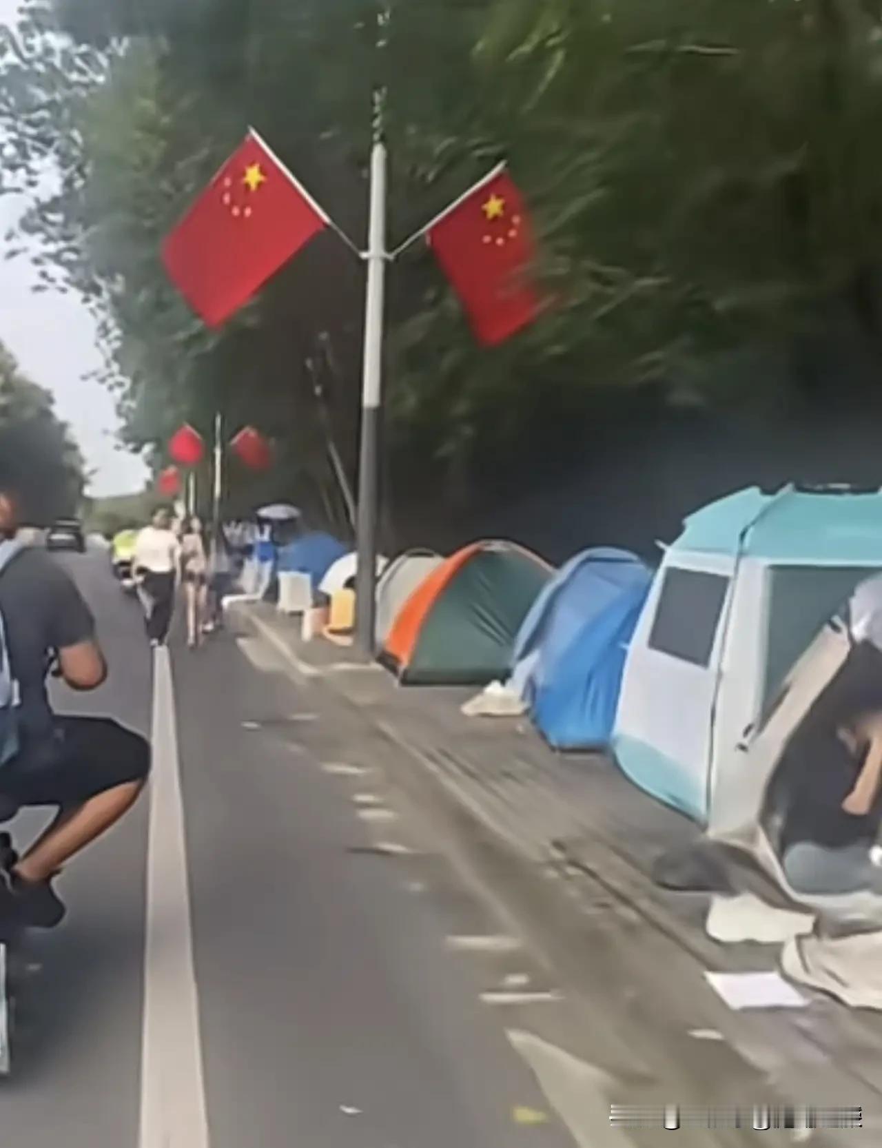大家注意到了吗？今年国庆旅游有一个很反常的现象正在蔓延，那就是全国各地越来越多的