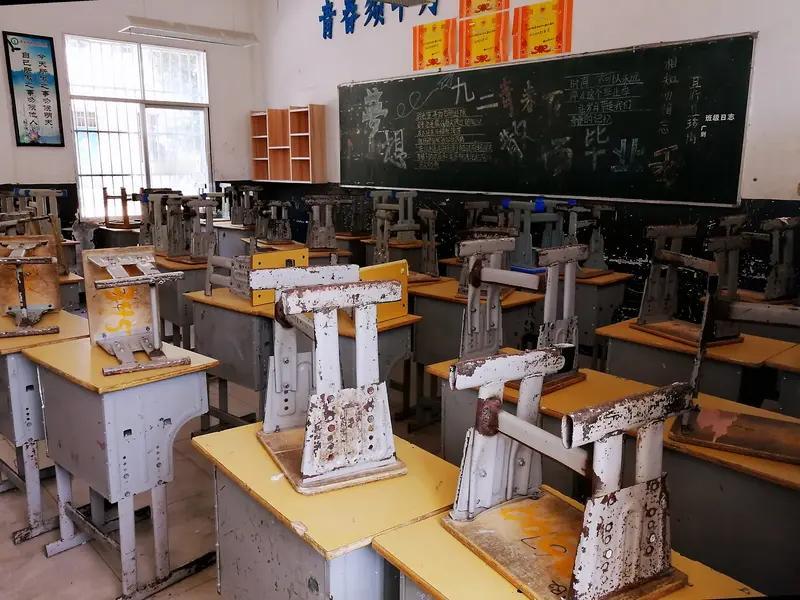 问卷调查：你们那里班主任津贴每个月有多少？
班主任工作任务繁重，压力大，责任重，