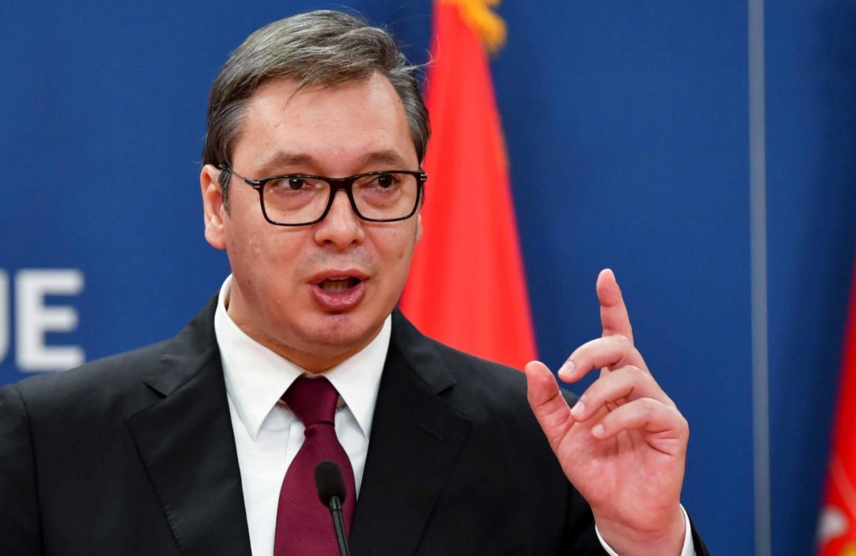还没辞去总统职务，武契奇先通告全球，将购买中国HQ-9防空导弹。武契奇说自己不当