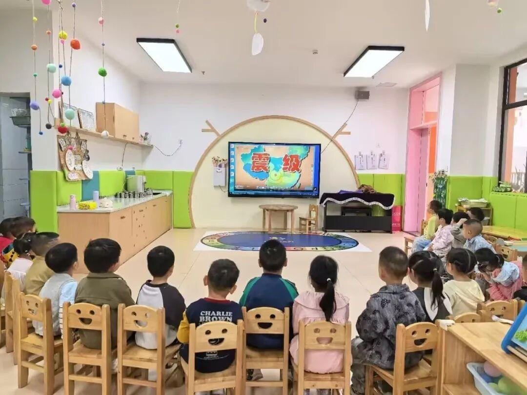 安全“童”行·防患未然——“5·12”紧急逃生避险应急演练纪实
      
 