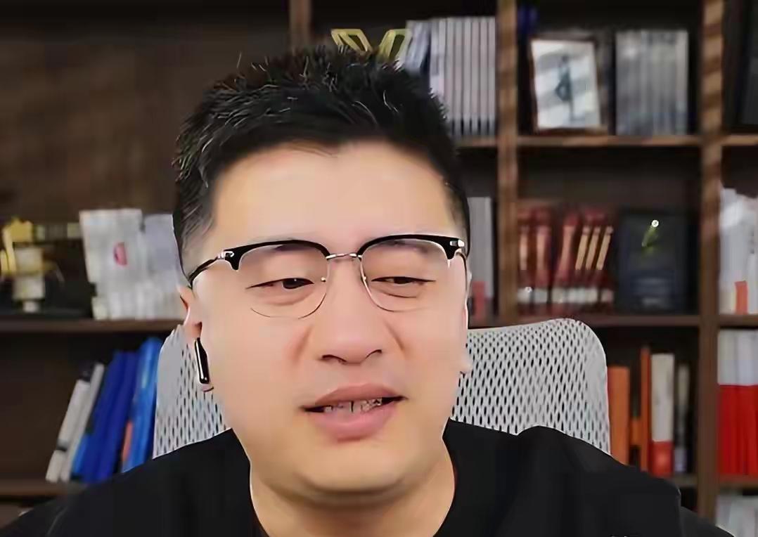 张雪峰老师真的太拼了，惊闻他昨晚英年早逝，深感讶异。有人说吃喝玩乐并不等于是虚度