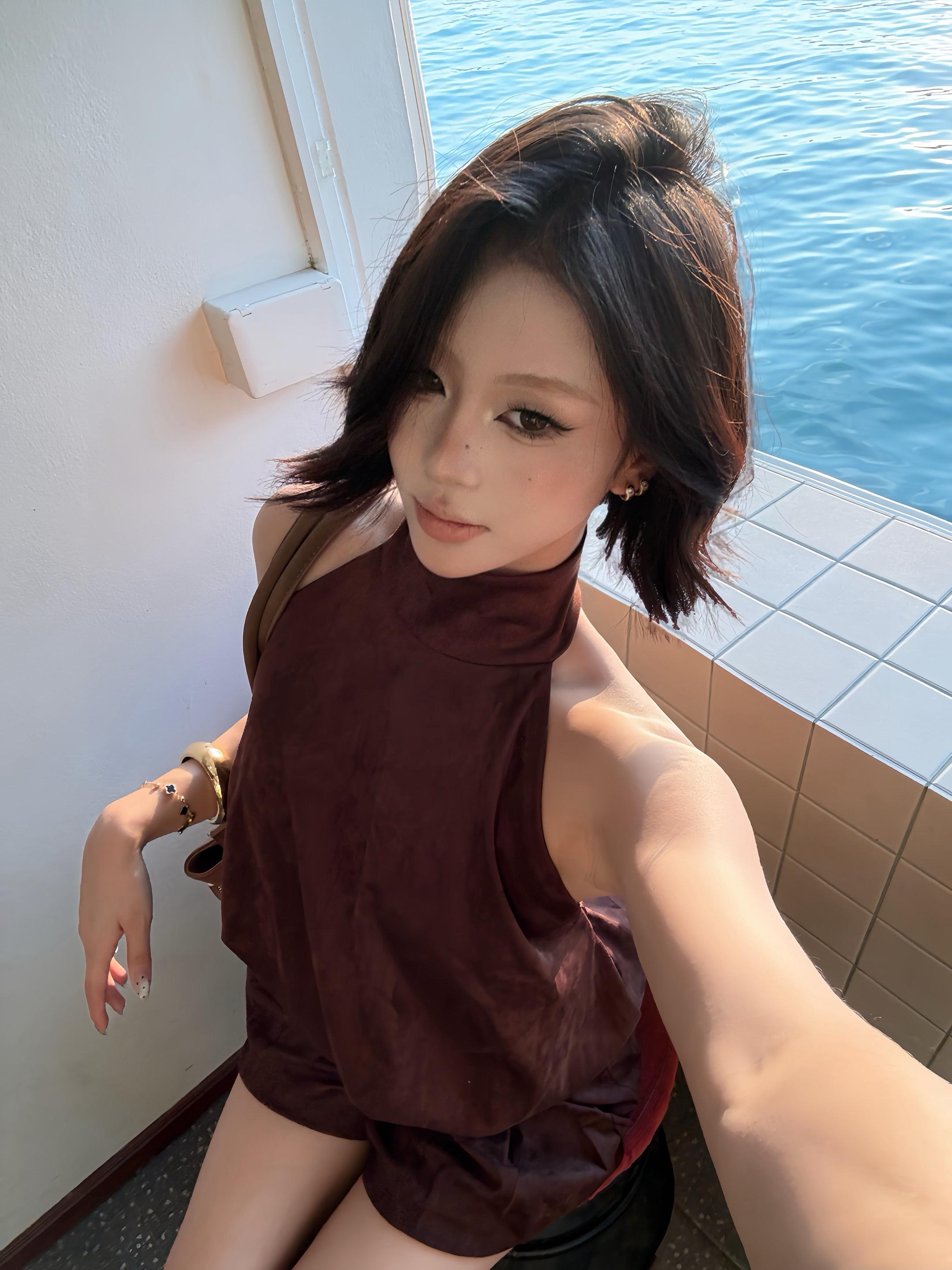 希望我们去看更广阔的世界 而不是在鸡毛蒜皮的小事中脱不了身
