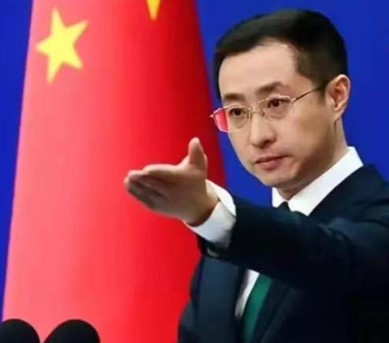 目前中国的最大问题，不是台湾问题，不是与美国的问题，也不是与日本问题，中国如今最