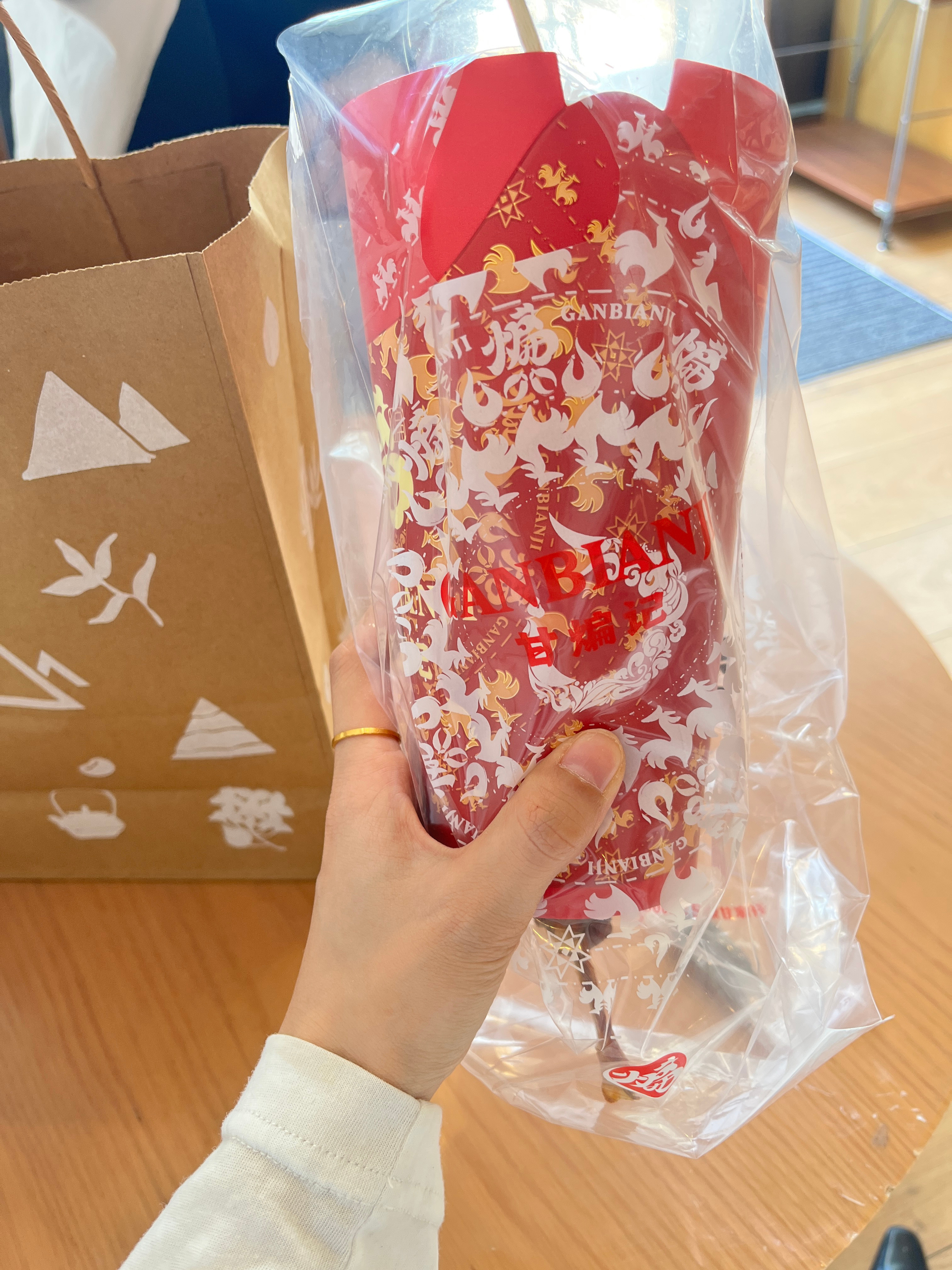 妈呀 这个辣子鸡和牛蛙咋那么香啊 我吃我吃我吃吃吃 