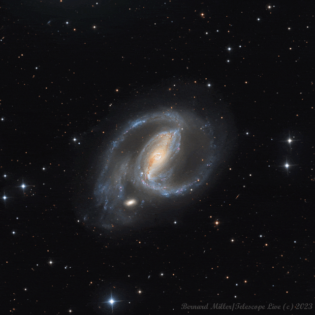 NGC 1097是一个令人叹为观止的螺旋星系，它距离我们地球只有约4500万光年