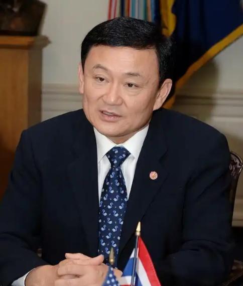 前首相他信跑路离开泰国
 
9月4号星期四晚上，泰国前首相他信——就是那位在当地