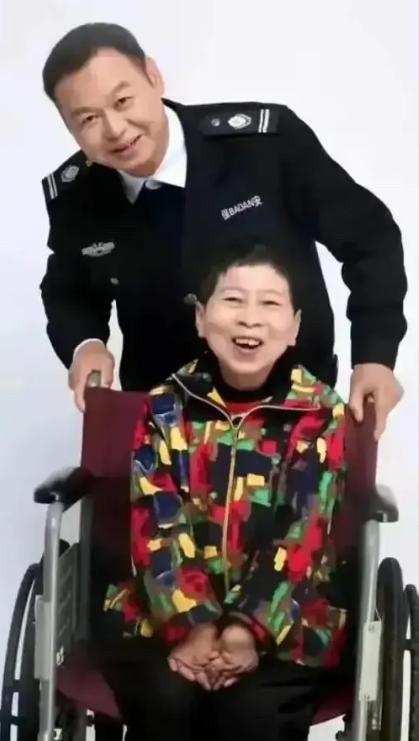 1988年，21岁女孩为救老板身中9刀，不幸瘫痪，所有人都说：“她这辈子算是毁了
