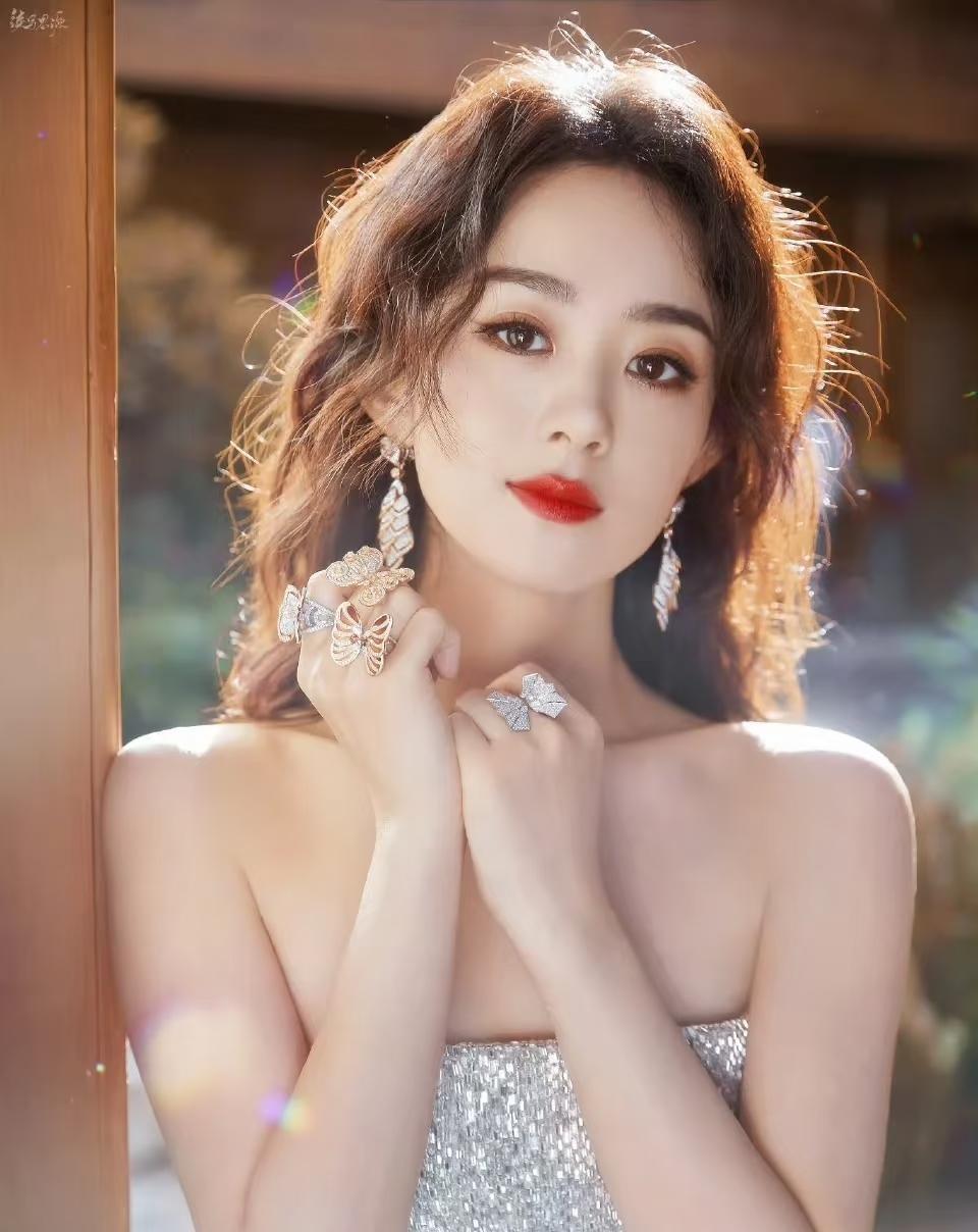 2016年拍《西游记女儿国》传绯闻，到后来一张劈叉图把话挑明，再到干脆利落结束一