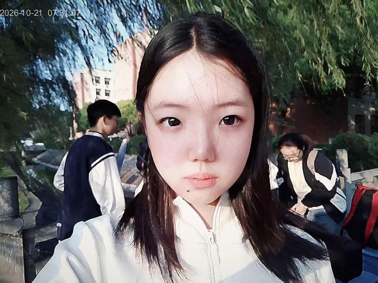 下个明天还能看到你在教室里吃早餐吗。高中 女高